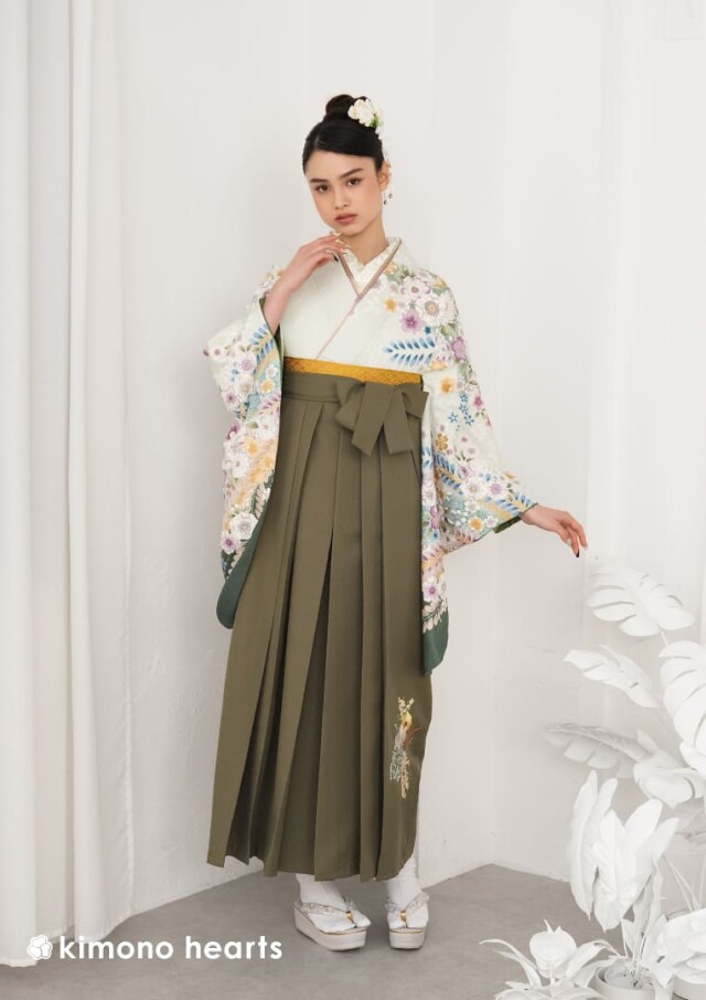 白の和柄×オリーブグリーンの衣装画像3