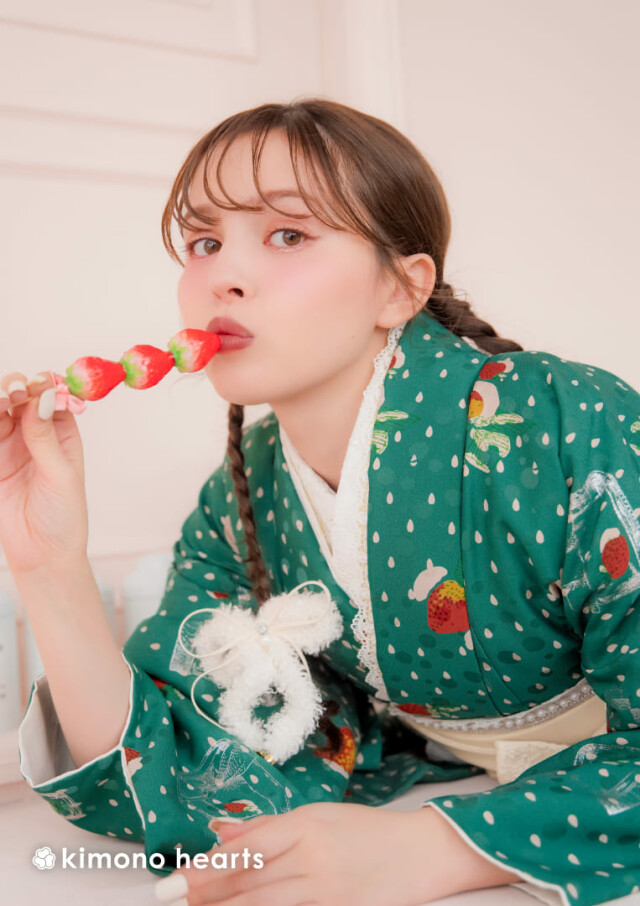 イチゴ柄/白の衣装画像3