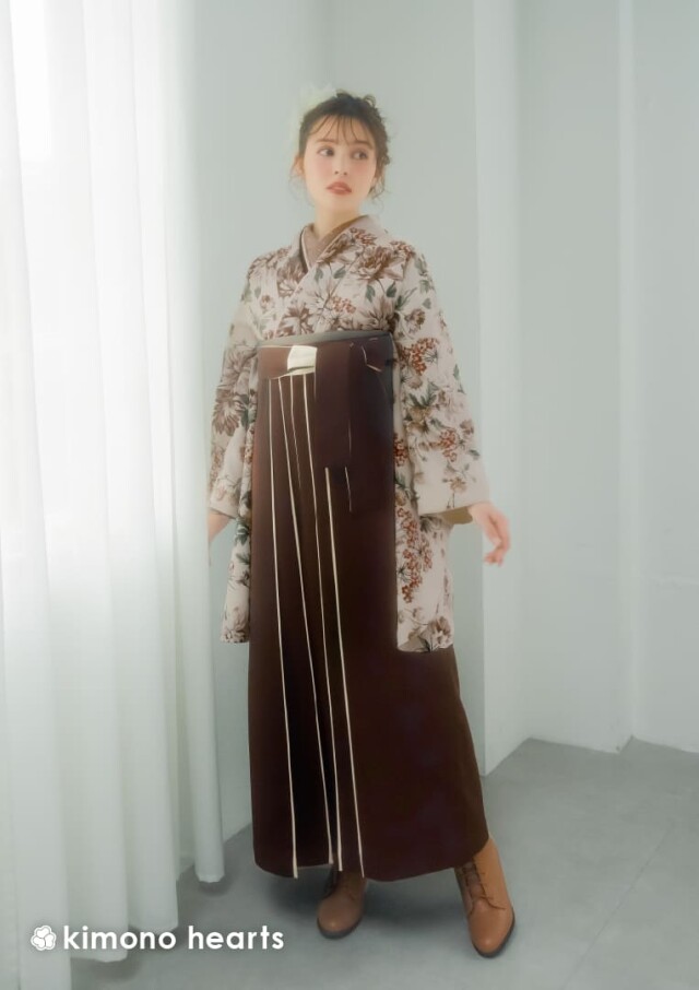 花柄×茶色の衣装画像1
