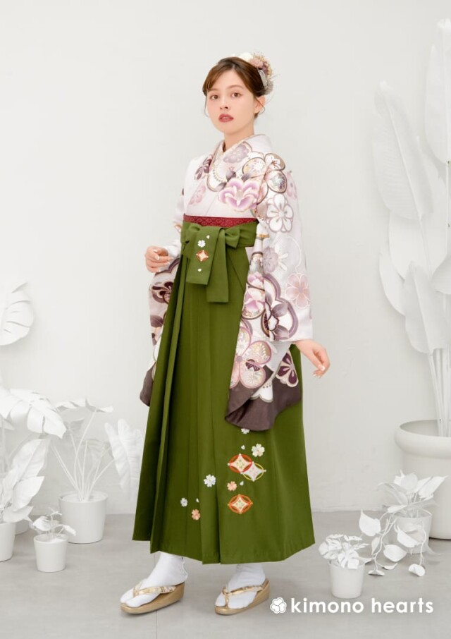 梅柄の白:抹茶七宝の衣装画像1