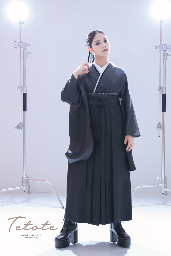 ブラックモノトーンの衣装画像1
