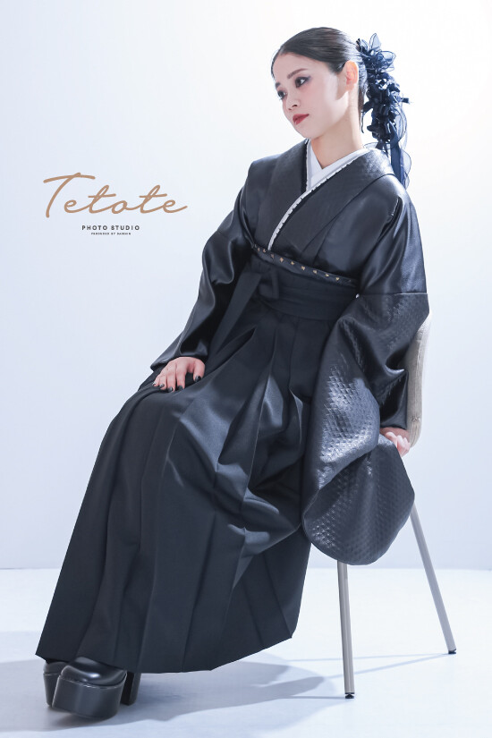 ブラックモノトーンの衣装画像2