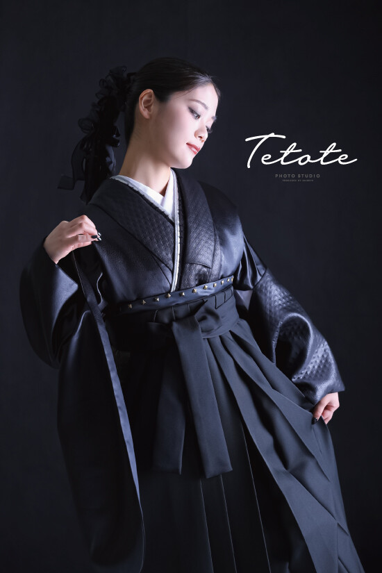 ブラックモノトーンの衣装画像3