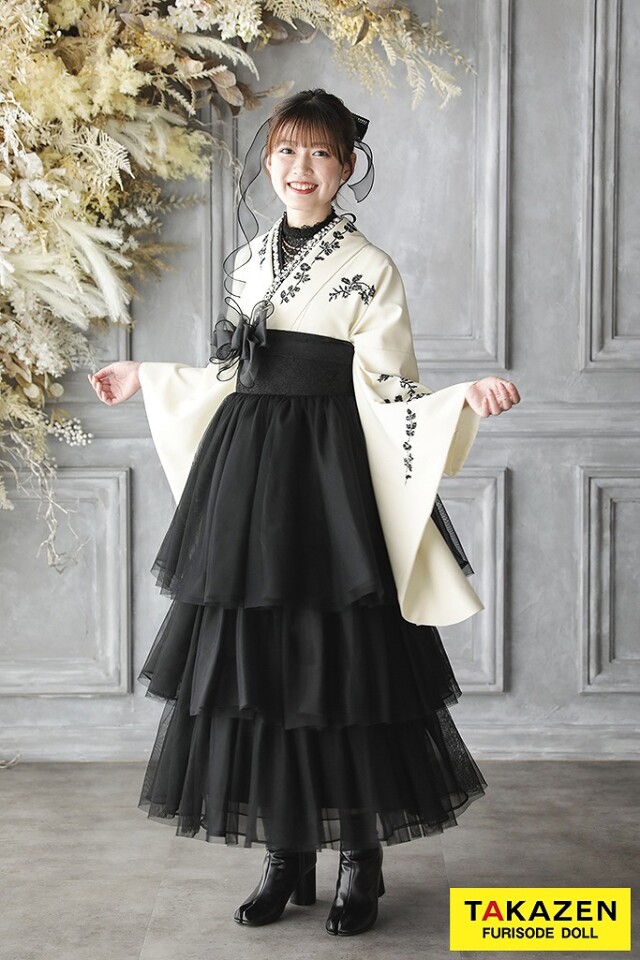 ヴィンテージスタイル 白/モノトーンコーデ シンプル刺繍 洋風 ドレス袴ネットレンタル ブーツスタイル R22024の衣装画像1