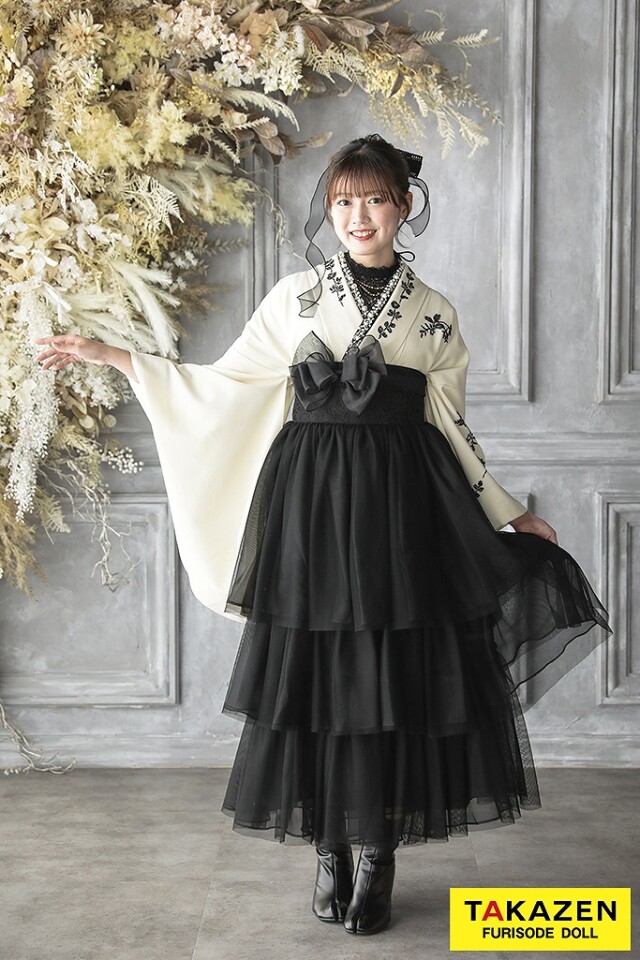 ヴィンテージスタイル 白/モノトーンコーデ シンプル刺繍 洋風 ドレス袴ネットレンタル ブーツスタイル R22024の衣装画像2