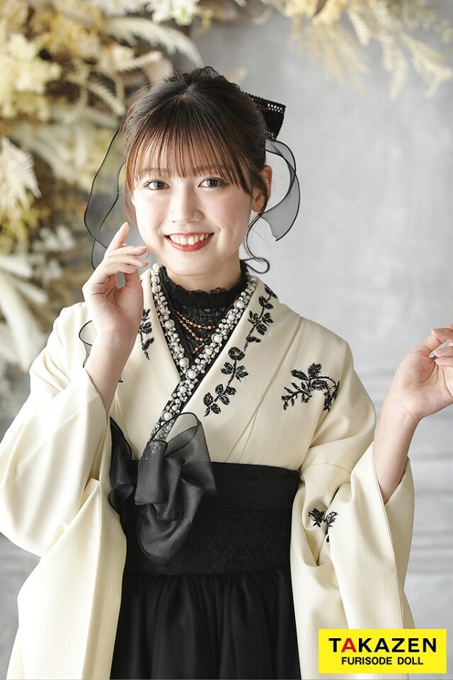 ヴィンテージスタイル 白/モノトーンコーデ シンプル刺繍 洋風 ドレス袴ネットレンタル ブーツスタイル R22024の衣装画像3