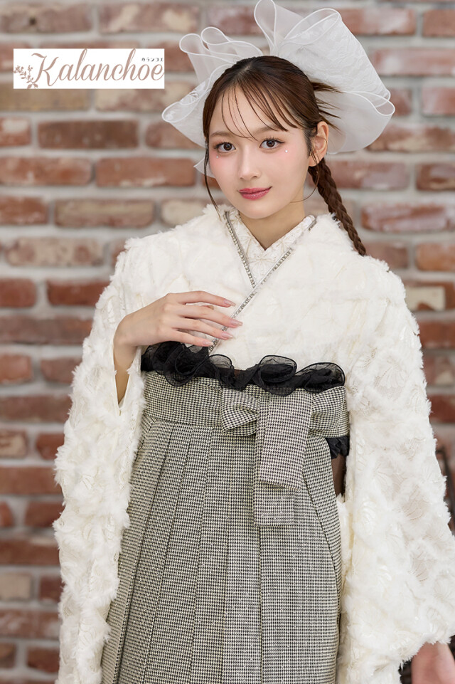 ヴィンテージ袴ネットレンタル 白/ホワイト ふわふわ かわいい ガーリーな着こなし ブーツコーデ R26081の衣装画像2