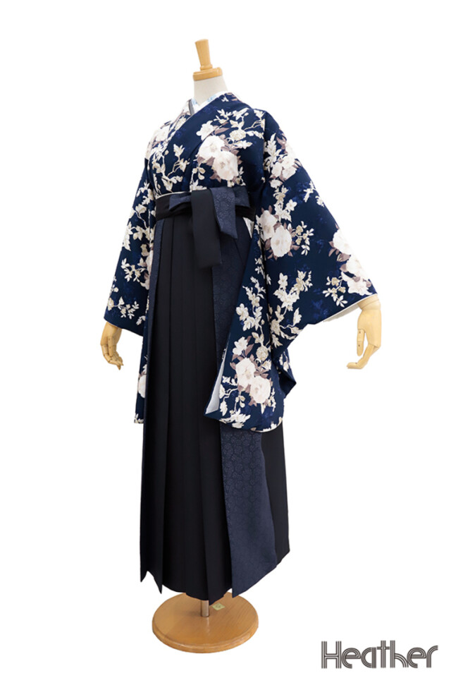 Heatherブランド袴ネットレンタル ネイビー/紺色 ボタニカルフラワー 大人っぽい ガーリー きれいめ おしゃれな袴 R27033の衣装画像2