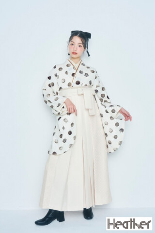 No.4462 Heatherブランド袴ネットレンタル　アイボリー　ドット/カメリア柄　ガーリー　かわいい袴　控えめ　シンプル　R27030