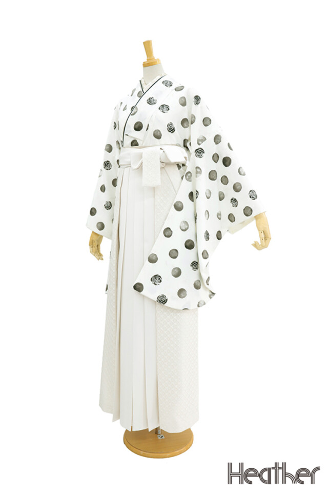 Heatherブランド袴ネットレンタル アイボリー ドット/カメリア柄 ガーリー かわいい袴 控えめ シンプル R27030の衣装画像3