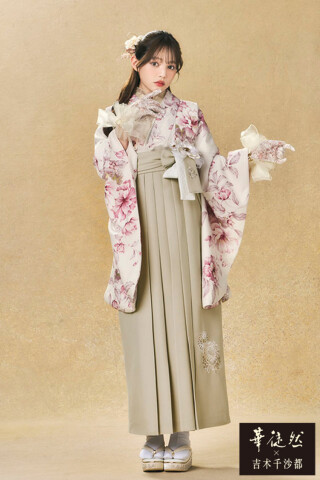 No.4471 華徒然×吉木千沙都ブランド袴ネットレンタル　クリーム/ピンク　淡い色　ボタニカルフラワー　ガーリーな袴　かわいい　R27044