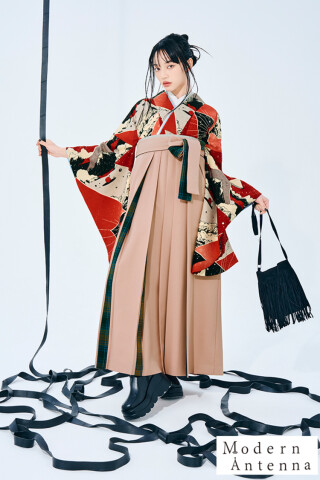 モダンアンテナブランド袴ネットレンタル　オレンジ　トライアングル　レトロ　幾何学模様　人と被らない袴　ブーツスタイル　R27040