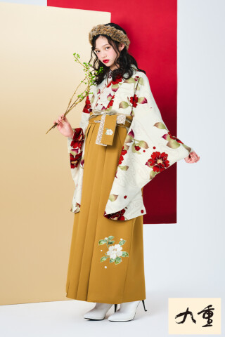 九重ブランド袴ネットレンタル　白地/赤　牡丹柄　正統派古典　レトロモダン　清楚　大人っぽい　きれいめ　R27025