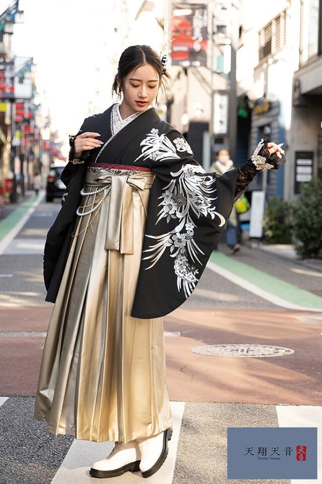 天翔天音ブランド袴ネットレンタル ヴィンテージスタイル レザー袴 かっこいい スタイリッシュ ブーツスタイル R26075の衣装画像1