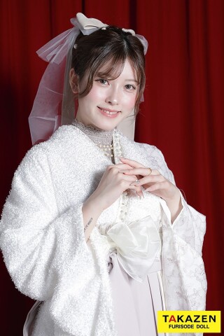 No.5227 くすみカラーガーリー　白/淡い色　シャギー素材　かわいい　女の子らしい　フェミニン　おしゃれ　レース袴ネットレンタル　R26017