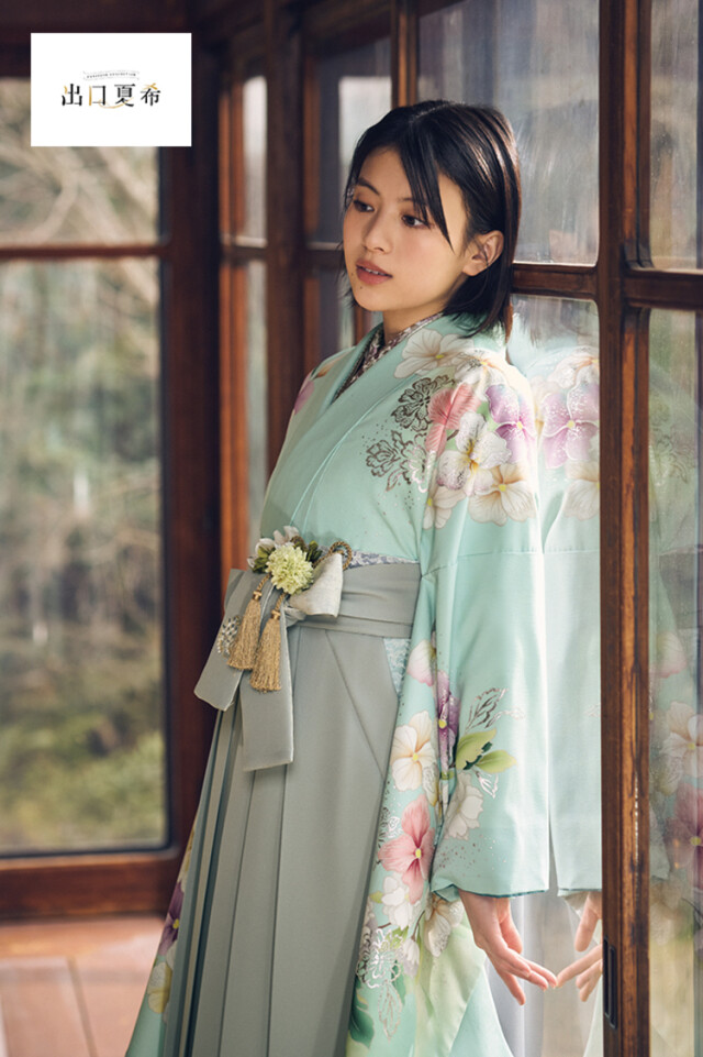 出口夏希ブランド袴ネットレンタル 正統派古典 ミントグリーン 古典柄 清楚 控えめ おしとやか ナチュラル R26086の衣装画像3
