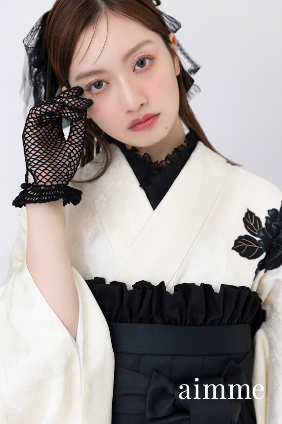 白×黒の衣装画像2