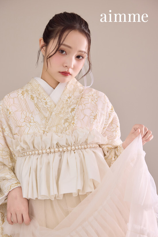 ベージュ×ベージュの衣装画像2
