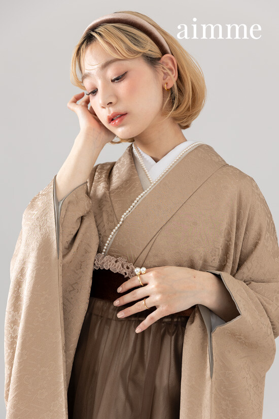 ベージュ×ブラウン 卒業袴の衣装画像2