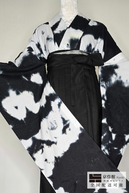 タイダイ染め × 無地袴の衣装画像3