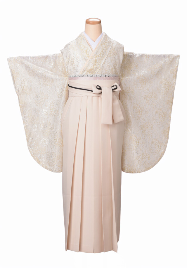 新作の衣装画像1