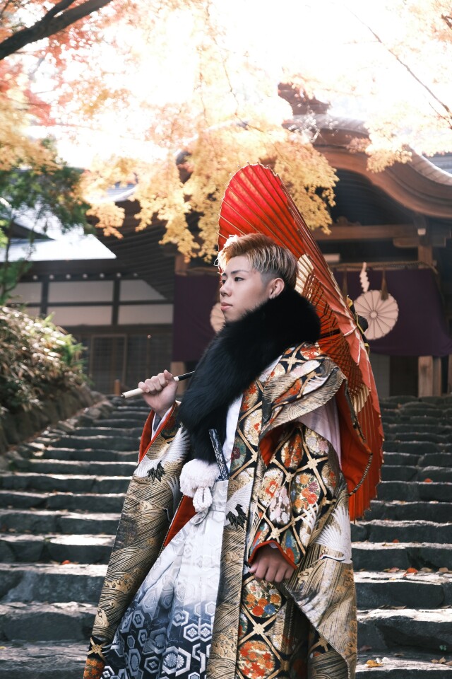 成人式 ド派手陣羽織ゲキ渋紋付き袴の衣装画像1