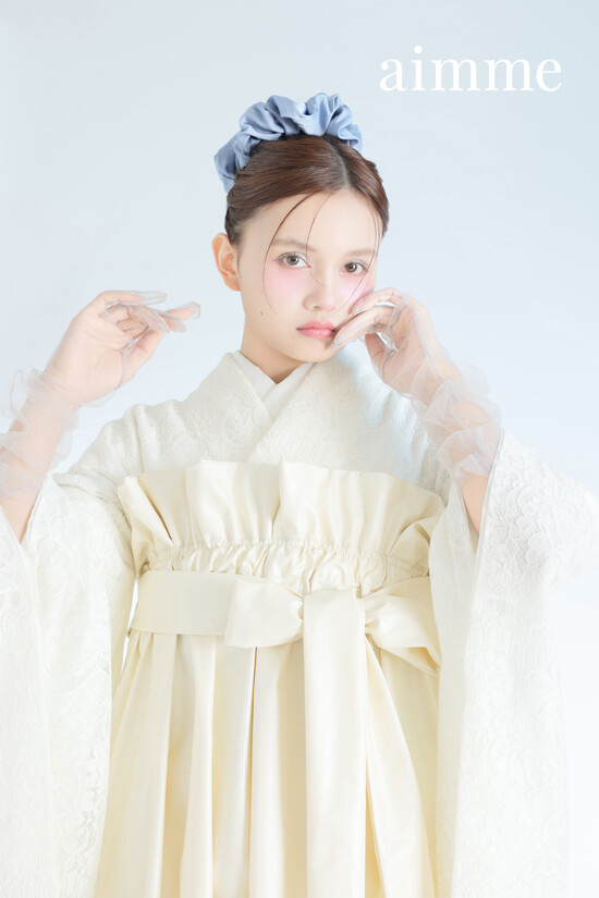 aimmeオリジナル白振袖×aimmeオリジナル白袴の衣装画像2