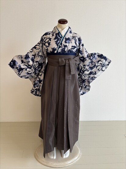 紺×花柄の衣装画像1