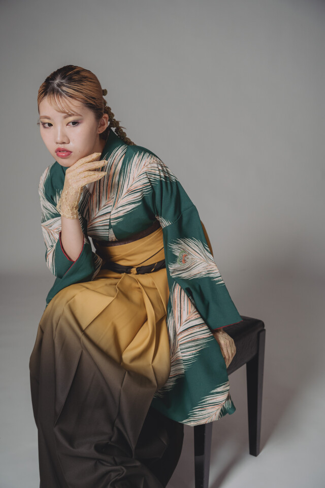【着物】羽の音　× 【袴】からしぼかしダークグリーンの衣装画像1