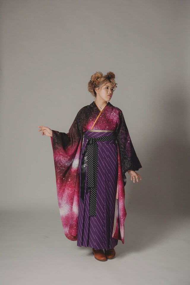 【振袖】AURORA × 【袴】紫に斜線の衣装画像3