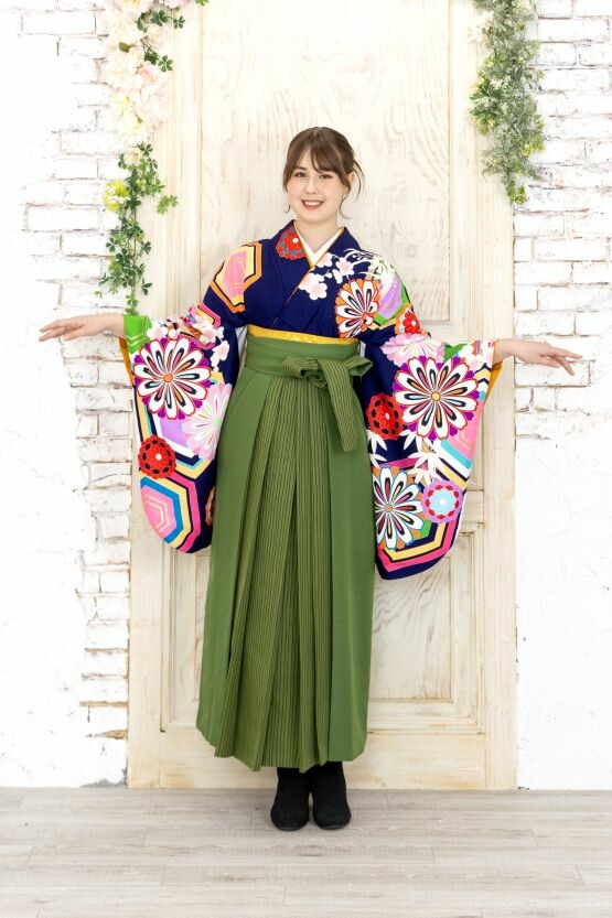 紺色大柄卒業袴の衣装画像1