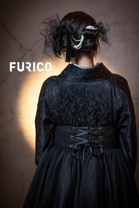 ブラック×レースの衣装画像3