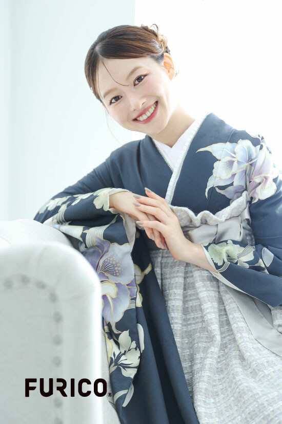 ネイビーブルー×ホワイトの衣装画像3