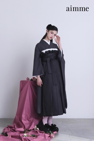 aimmeオリジナル振袖　グレーストライプ×黒袴