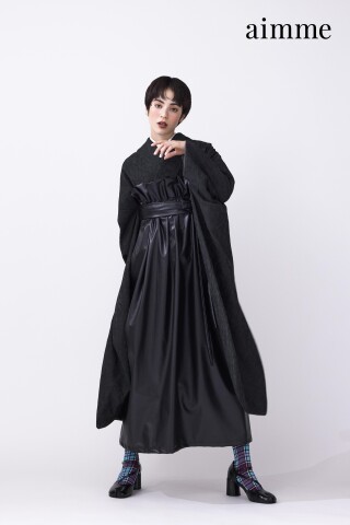 aimmeオリジナル振袖×袴　ブラックレース×黒袴