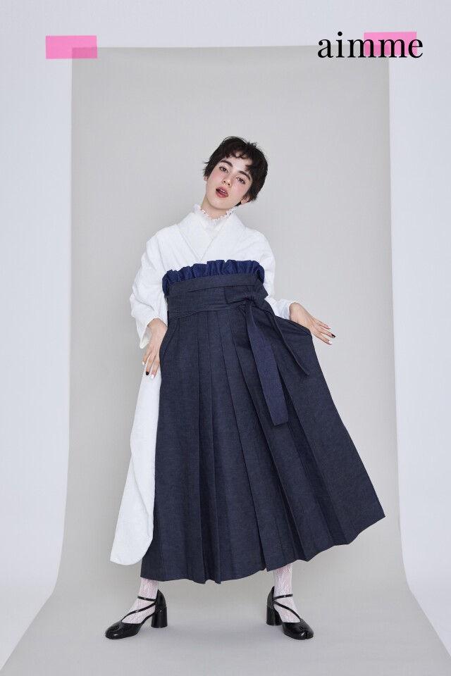 aimmeオリジナル振袖　ホワイトレース×デニム袴の衣装画像1