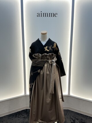 aimmeオリジナル　黒染め振袖×メタリック袴