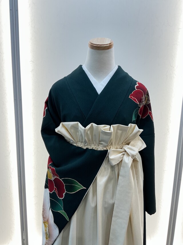 緑振袖×aimmeオリジナル白袴の衣装画像2
